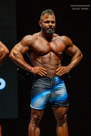 MEN'S PHYSIQUE 174
